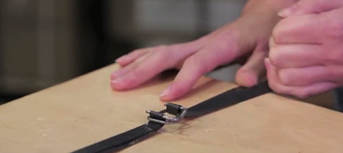 how to use a wire buckle for strapping step 4